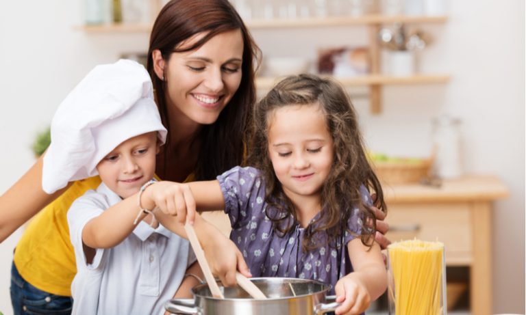 فواید اشپزی با کودک